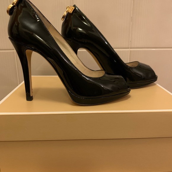 Michael Kors heels - Picture 3 of 5